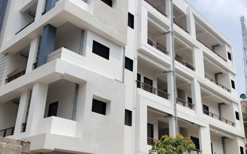 Commercial building exterior painting and finishing in Rajahmundry